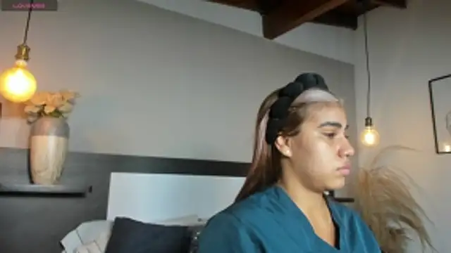 Snapshot of SaraaJhonsonn chatting on 04.09.26 SaraaJhonsonn online show from 04.09.26