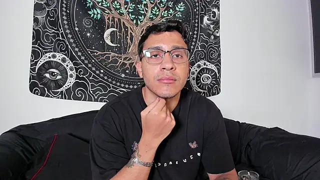 Snapshot of JayMarcos_ chatting on 10.12.25 JayMarcos online show from 10.12.25