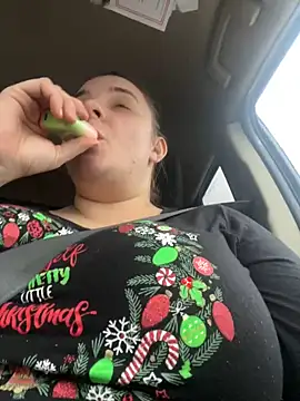 Snapshot of lairarose chatting on 12.27.24 lairarose online show from 12.27.24