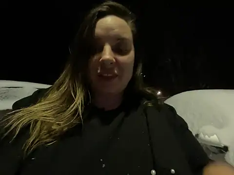 Snapshot of lairarose chatting on 01.11.25 lairarose online show from 01.11.25