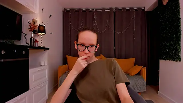 BettyBrowni online show from 02.11.25