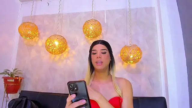 victoria aleia  online show from 01.06.25