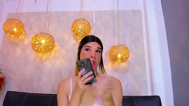 victoria aleia  online show from 01.08.25