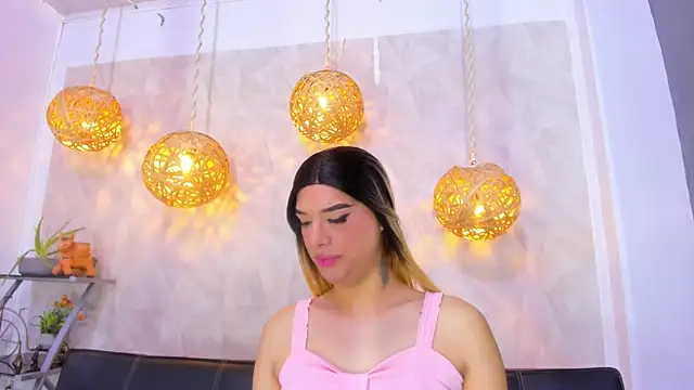 victoria aleia  online show from 02.05.25