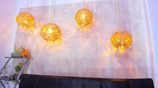 victoria aleia  online show from 02.21.25