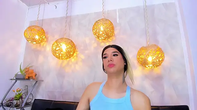 victoria aleia  online show from 02.28.25