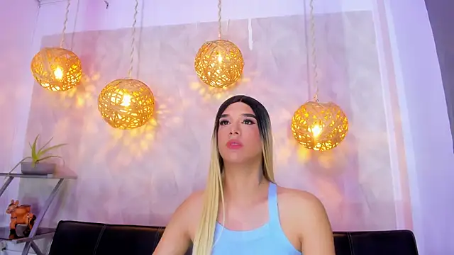 victoria aleia  online show from 03.17.25