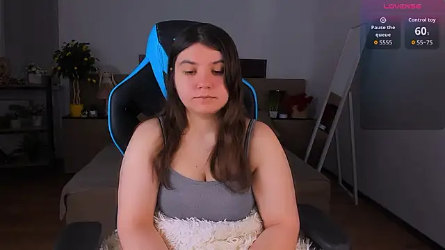 Snapshot of Viola__Shy chatting on 01.17.26 Viola Shy online show from 01.17.26