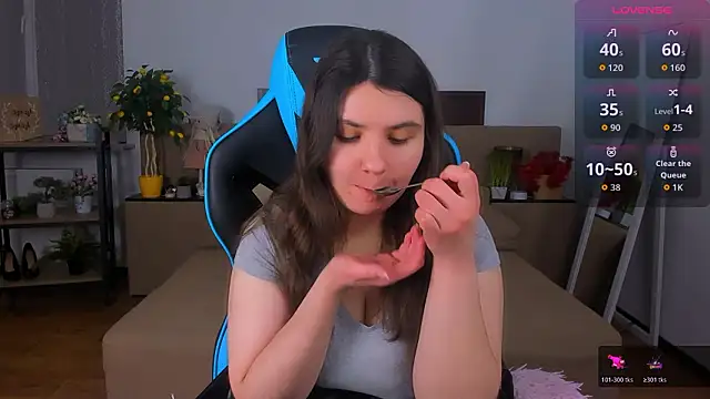 Snapshot of Viola__Shy chatting on 02.03.26 Viola Shy online show from 02.03.26