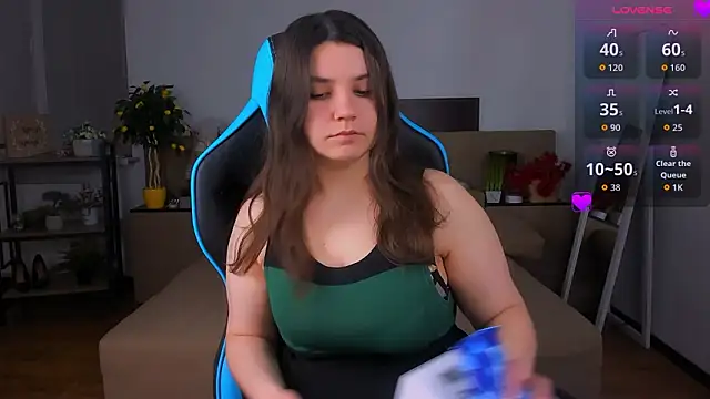 Snapshot of Viola__Shy chatting on 02.10.26 Viola Shy online show from 02.10.26