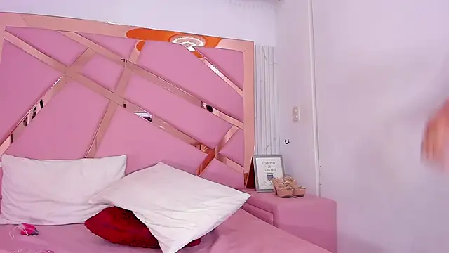 EmmyCruzZ online show from 12.23.24