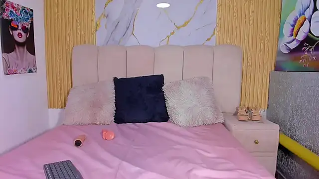 EmmyCruzZ online show from 03.15.25