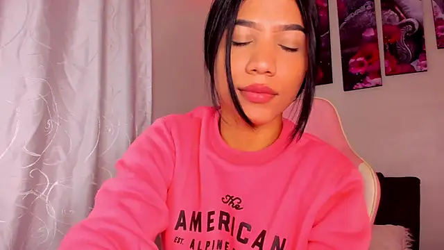 Alissarhys26 online show from 12.19.24