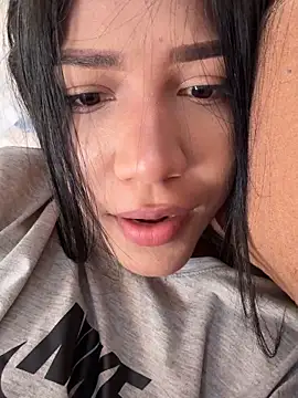 Alissarhys26 online show from 12.17.25