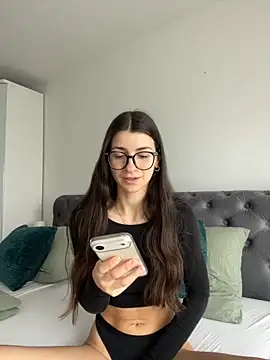 Snapshot of Wildberry_ chatting on 04.11.26 Wildberry online show from 04.11.26