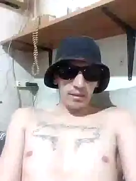 Snapshot of matiassan35 chatting on 11.20.25 matiassan35 online show from 11.20.25