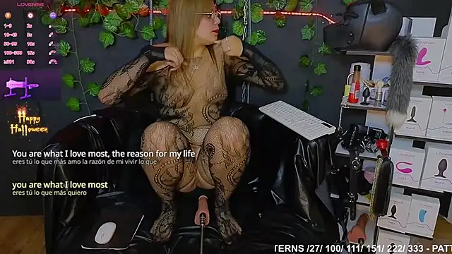 Sweett Mollyy online show from 10.23.25