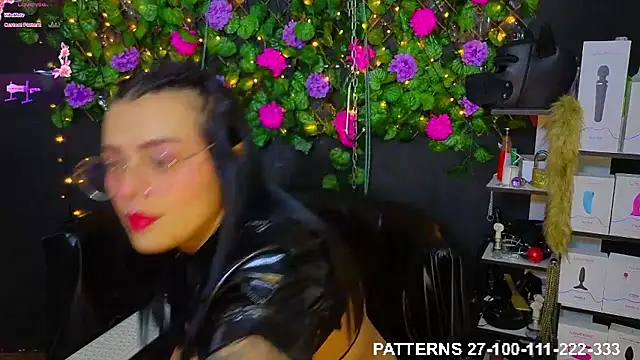 Sweett Mollyy online show from 04.15.26