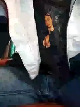 Snapshot of Leonul chatting on 12.01.24 Leonul online show from 12.01.24