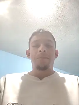 Snapshot of Leonul chatting on 10.21.25 Leonul online show from 10.21.25