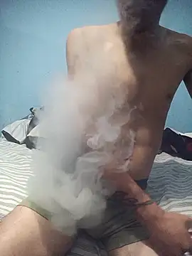 Snapshot of Leonul chatting on 10.28.25 Leonul online show from 10.28.25