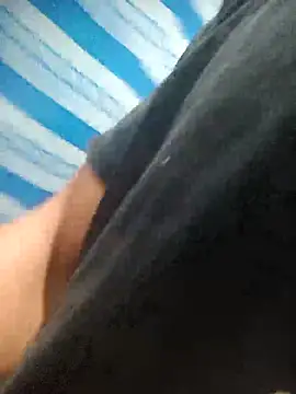 Snapshot of Leonul chatting on 11.04.25 Leonul online show from 11.04.25