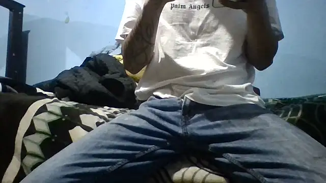 Snapshot of Leonul chatting on 12.14.25 Leonul online show from 12.14.25