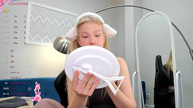 Sarra Cooper online show from 12.05.24