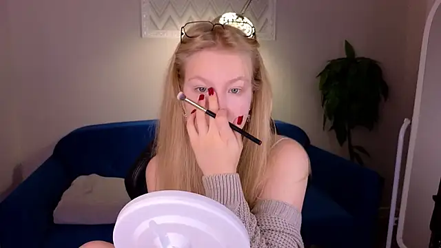 Sarra Cooper online show from 12.12.24