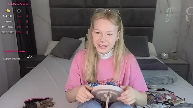 Sarra Cooper online show from 03.15.25