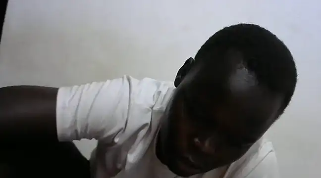 Snapshot of African_sexxy_ chatting on 02.23.25 African sexxy  online show from 02.23.25