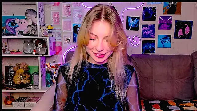 Snapshot of Maria_Hunt chatting on 12.11.24 Maria Hunt online show from 12.11.24