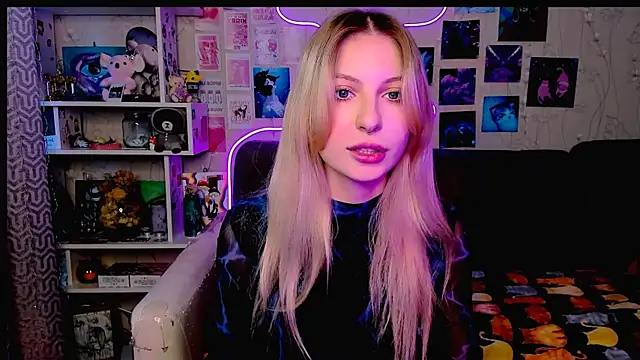 Snapshot of Maria_Hunt chatting on 12.11.24 Maria Hunt online show from 12.11.24