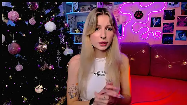 Snapshot of Maria_Hunt chatting on 12.31.24 Maria Hunt online show from 12.31.24