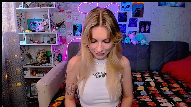 Snapshot of Maria_Hunt chatting on 01.23.25 Maria Hunt online show from 01.23.25