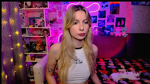 Snapshot of Maria_Hunt chatting on 01.31.25 Maria Hunt online show from 01.31.25