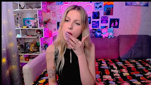 Snapshot of Maria_Hunt chatting on 02.01.25 Maria Hunt online show from 02.01.25