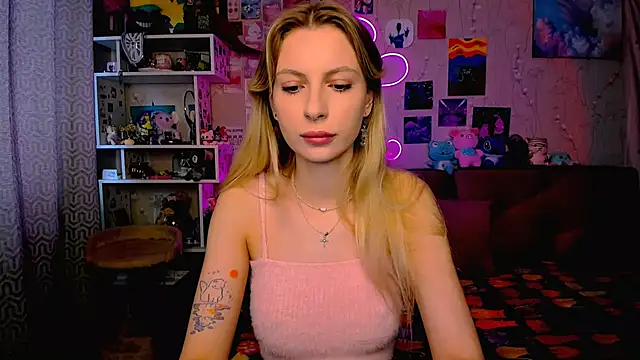 Snapshot of Maria_Hunt chatting on 03.22.25 Maria Hunt online show from 03.22.25