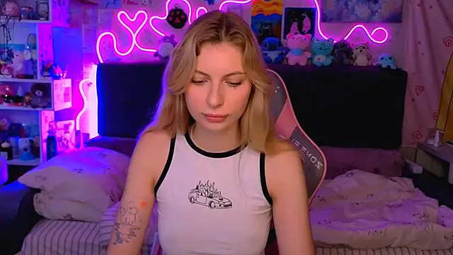 Maria Hunt online show from 11.07.25