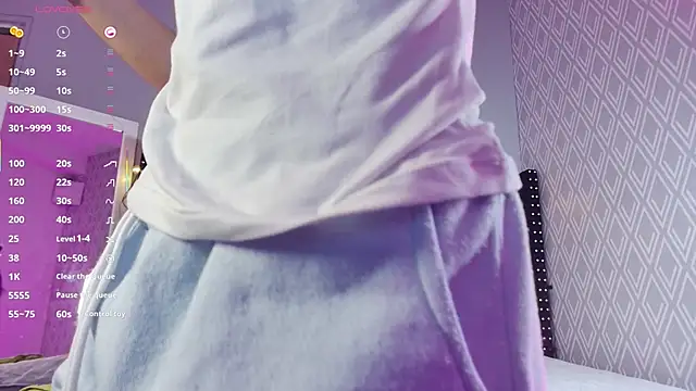 littleebluee online show from 03.02.25