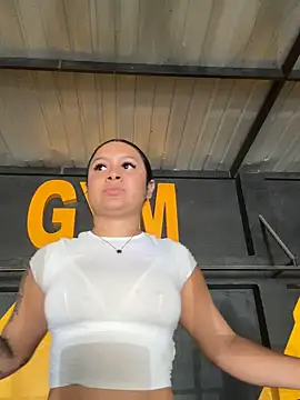 Pretty Isadora online show from 11.14.25