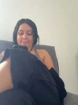 Pretty Isadora online show from 03.01.26