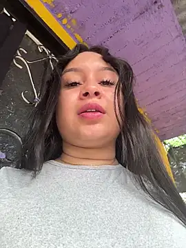 Pretty Isadora online show from 03.28.26