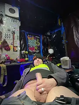 Snapshot of joeycbigcock chatting on 02.14.26 joeycbigcock online show from 02.14.26