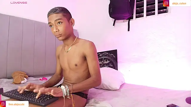 alejo cute online show from 02.06.25