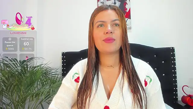 Snapshot of Alexandra_Torress chatting on 06.30.26 Alexandra Torress online show from 06.30.26