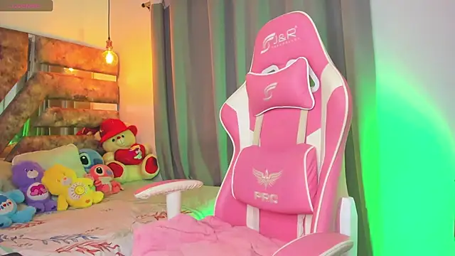 Mia coxx1 online show from 01.26.25