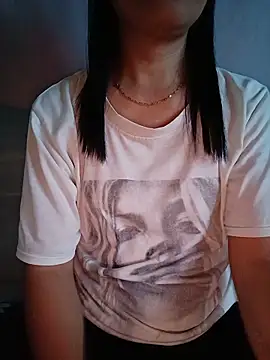 Snapshot of Asian_girl13 chatting on 06.12.26 Asian girl13 online show from 06.12.26