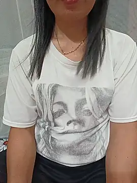 Snapshot of Asian_girl13 chatting on 06.25.26 Asian girl13 online show from 06.25.26