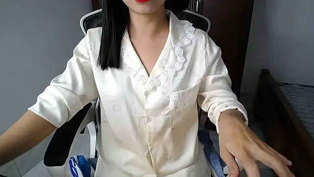 Lunobaby 204 online show from 11.03.25